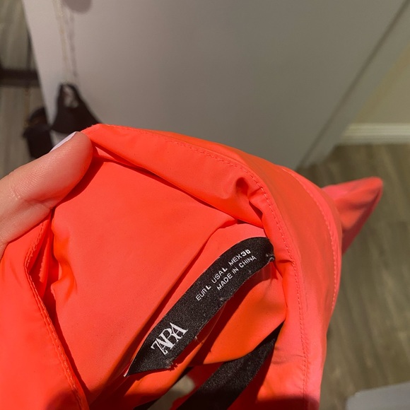 Hot Pink wind breaker from Zara - Picture 3 of 3